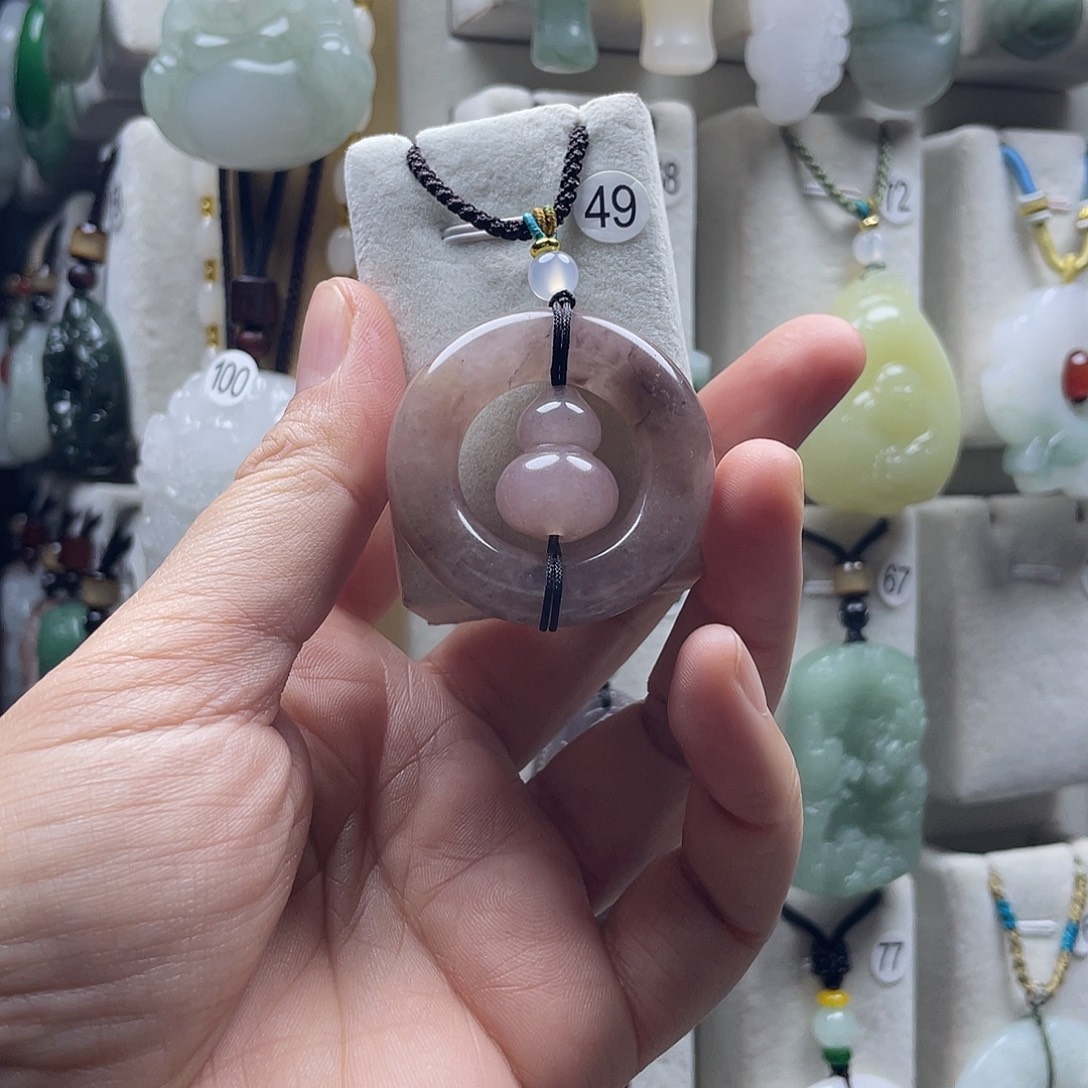 石英质玉（金丝玉）未镶嵌颈饰