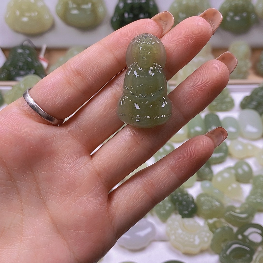 o***.和田玉未镶嵌颈饰