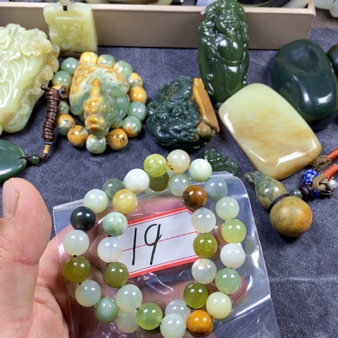 未镶嵌蛇纹石玉手链