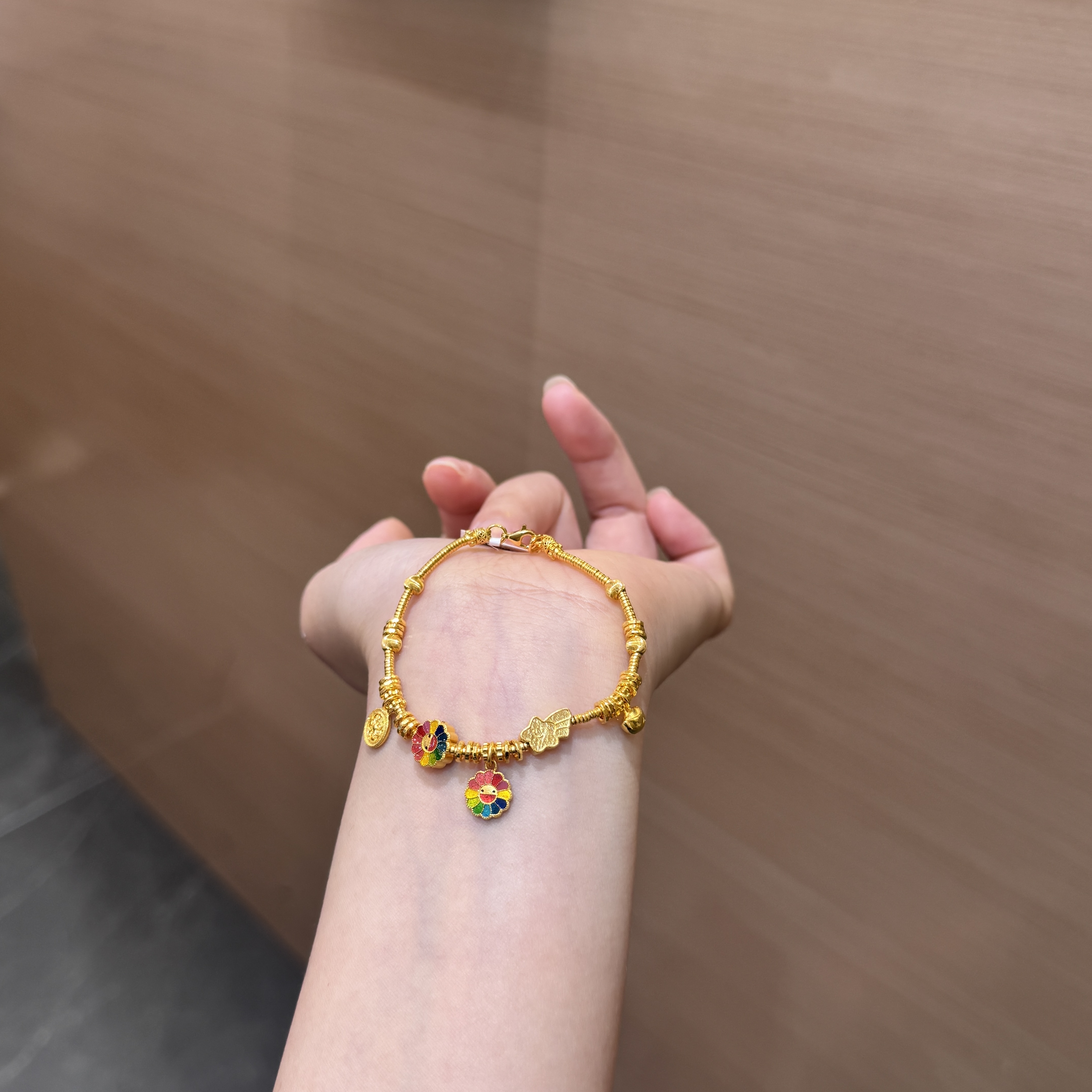 【菠萝珠宝】足金999  许愿彩虹向日葵简约手链  金重：14.98克