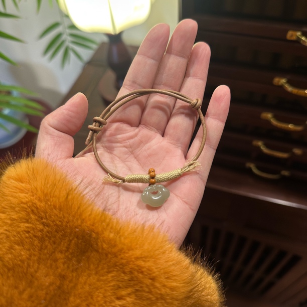 和田玉晴水祥云如意简约手绳（可调节圈口）