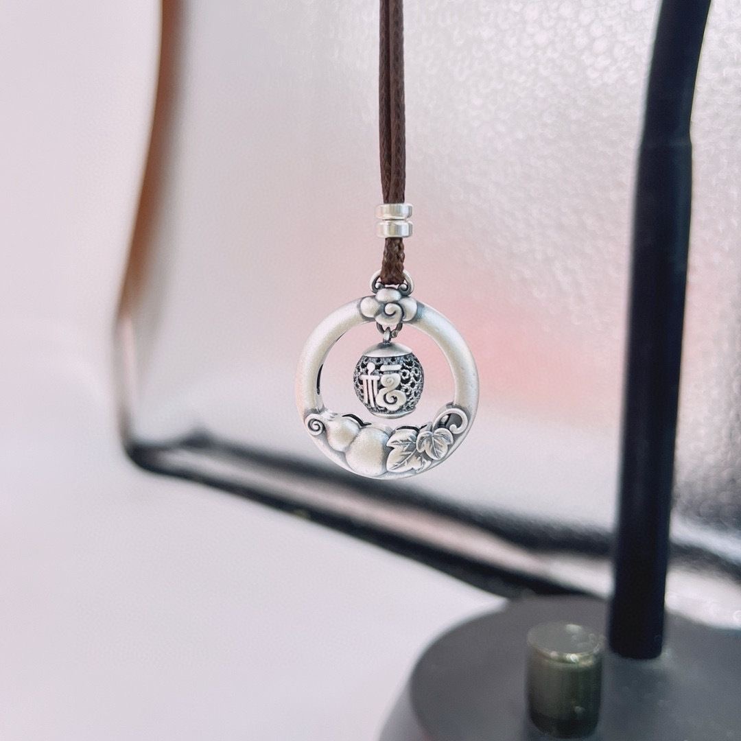 吊坠足银 时来运转福字平安扣毛衣链