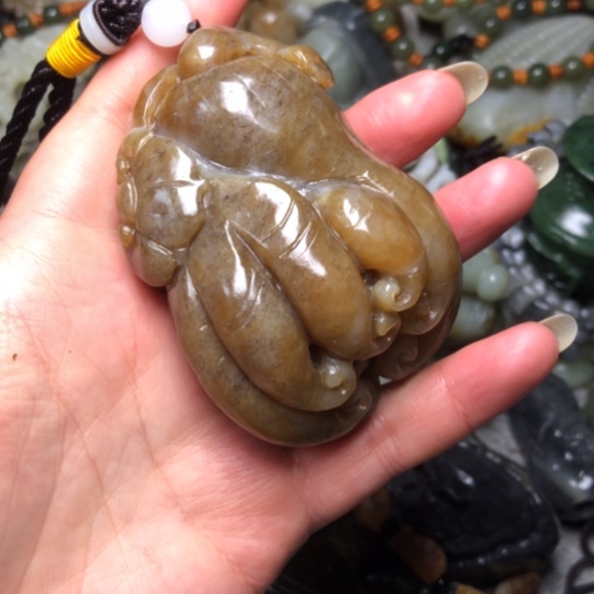 和田玉未镶嵌把件