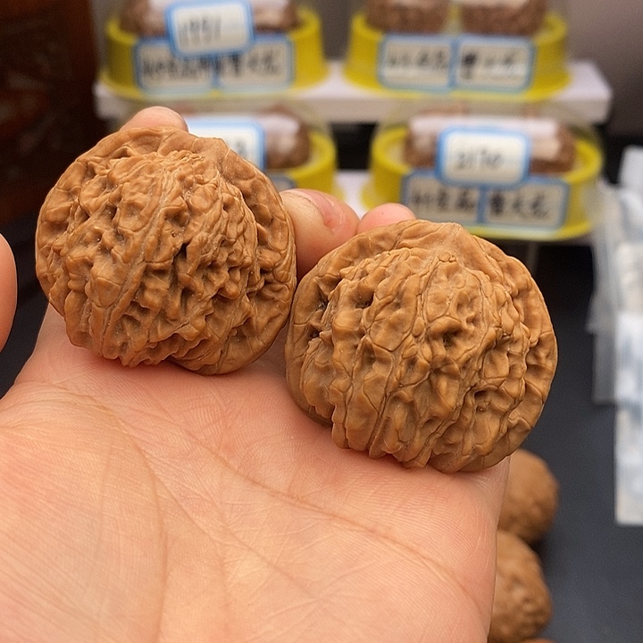 文玩核桃把件A****好四座楼
