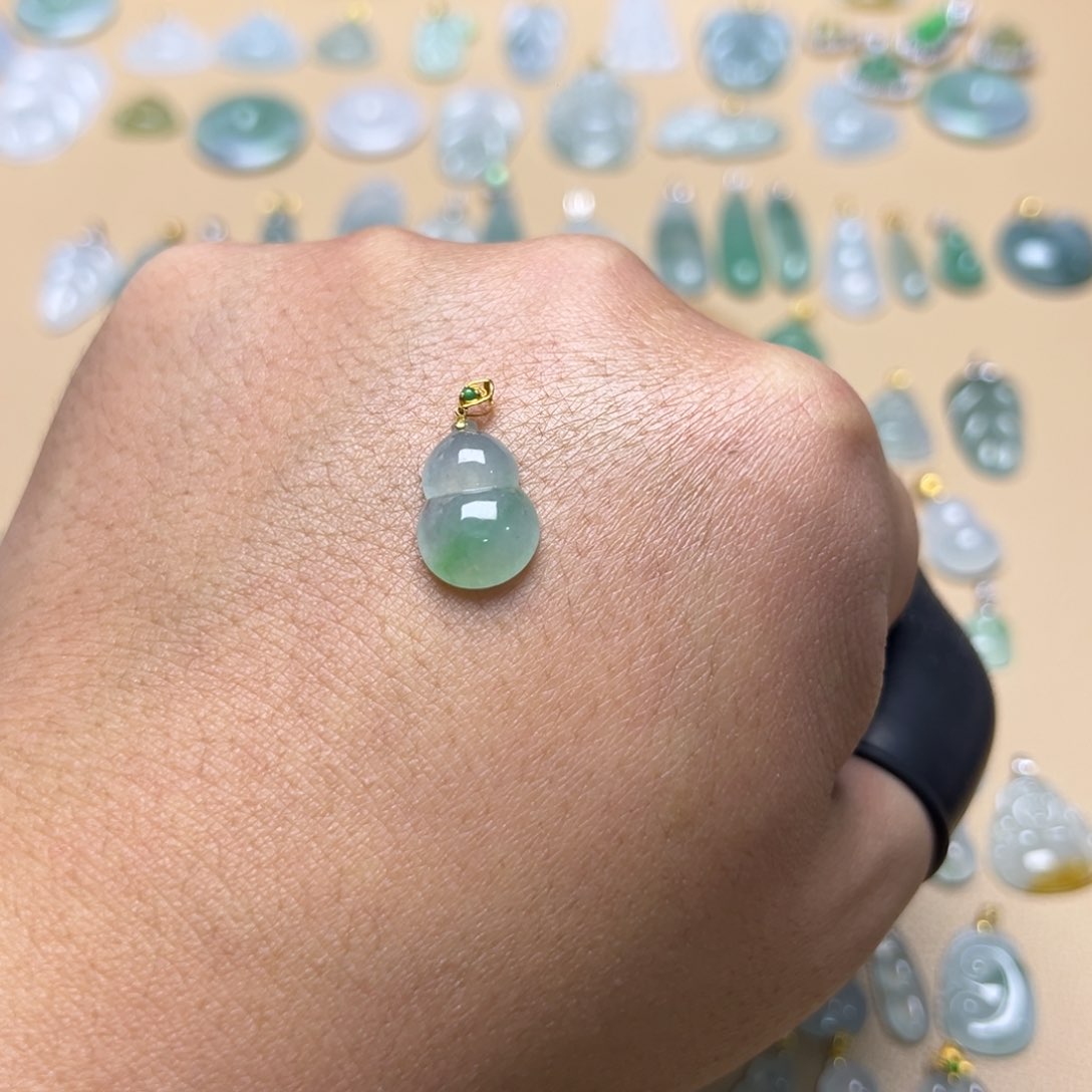 翡翠颈饰18K金镶嵌葫芦