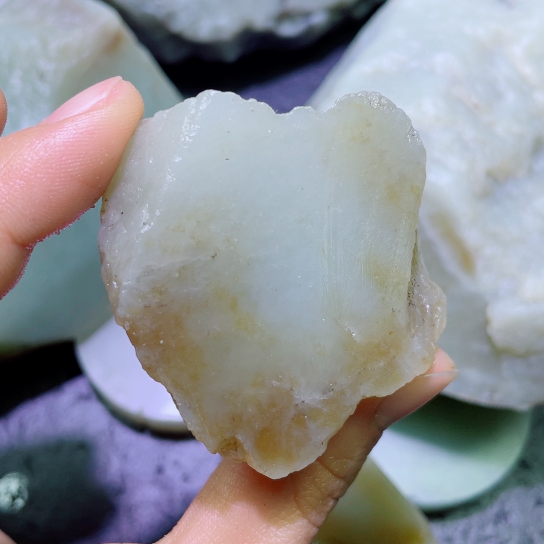 和田玉未镶嵌珠宝半成品