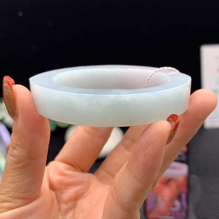 定制翡翠未镶嵌翡翠手镯