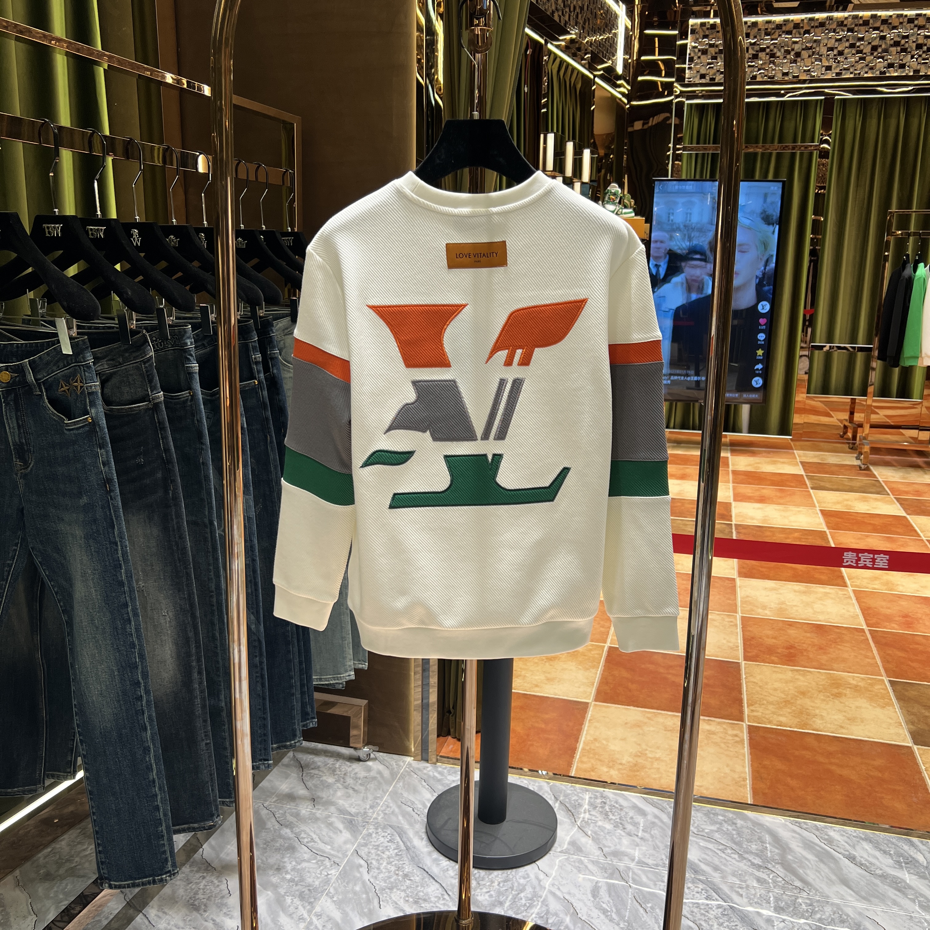 TD【BOBO专属】2025秋季新品 高级感时尚百搭刺绣卫衣88959