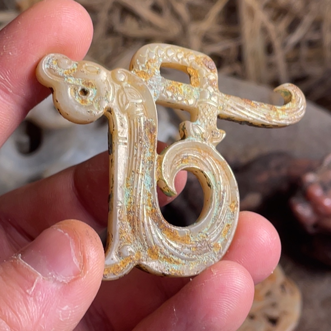 青***花和田玉（糖玉）未镶嵌颈饰