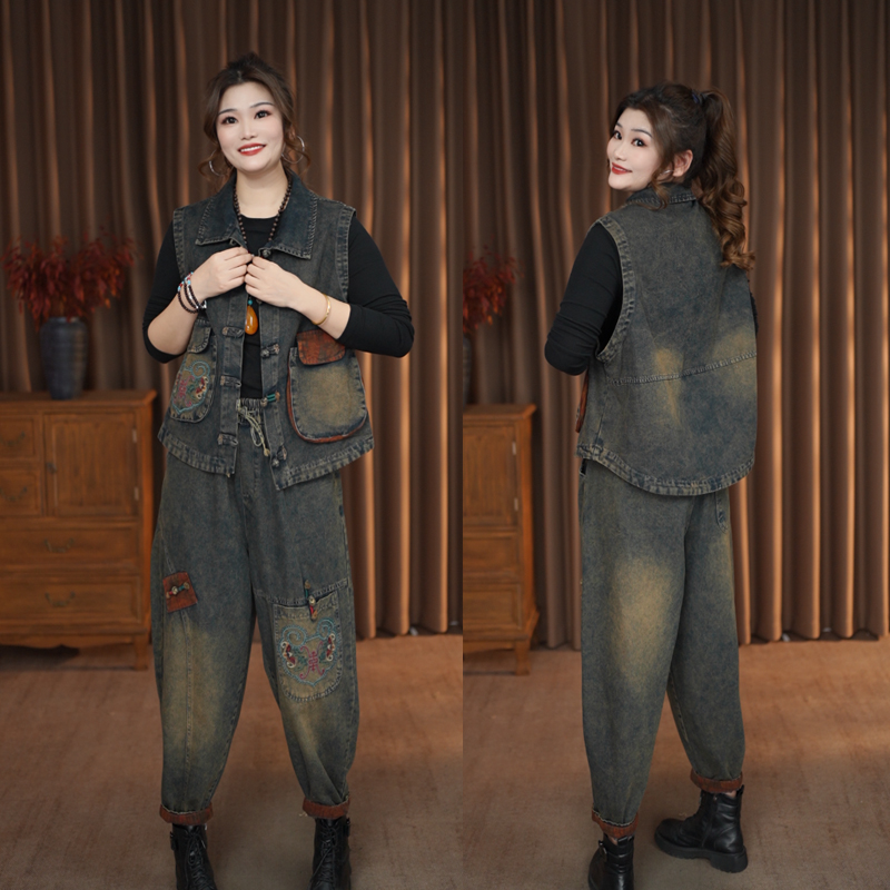 2508春装民族平安锁刺绣时尚女式马夹套装宽松复古炒色牛仔哈伦裤