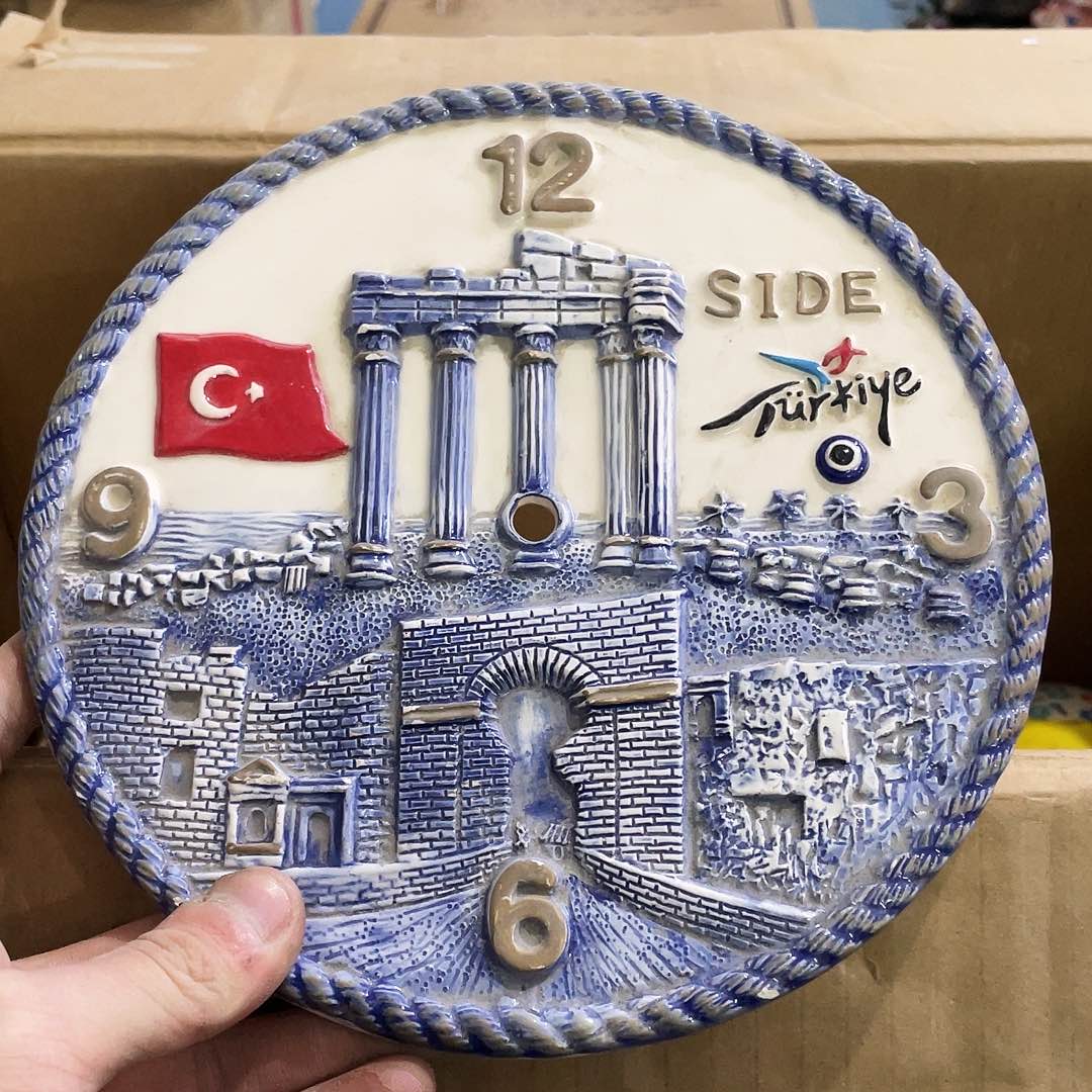 摆件   磕碰。封釉。