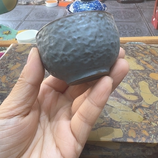 品茗杯一个，瓷。。。品茗