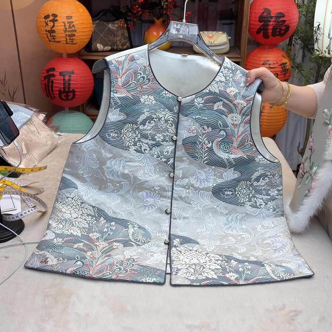 刺绣西针织马甲M码