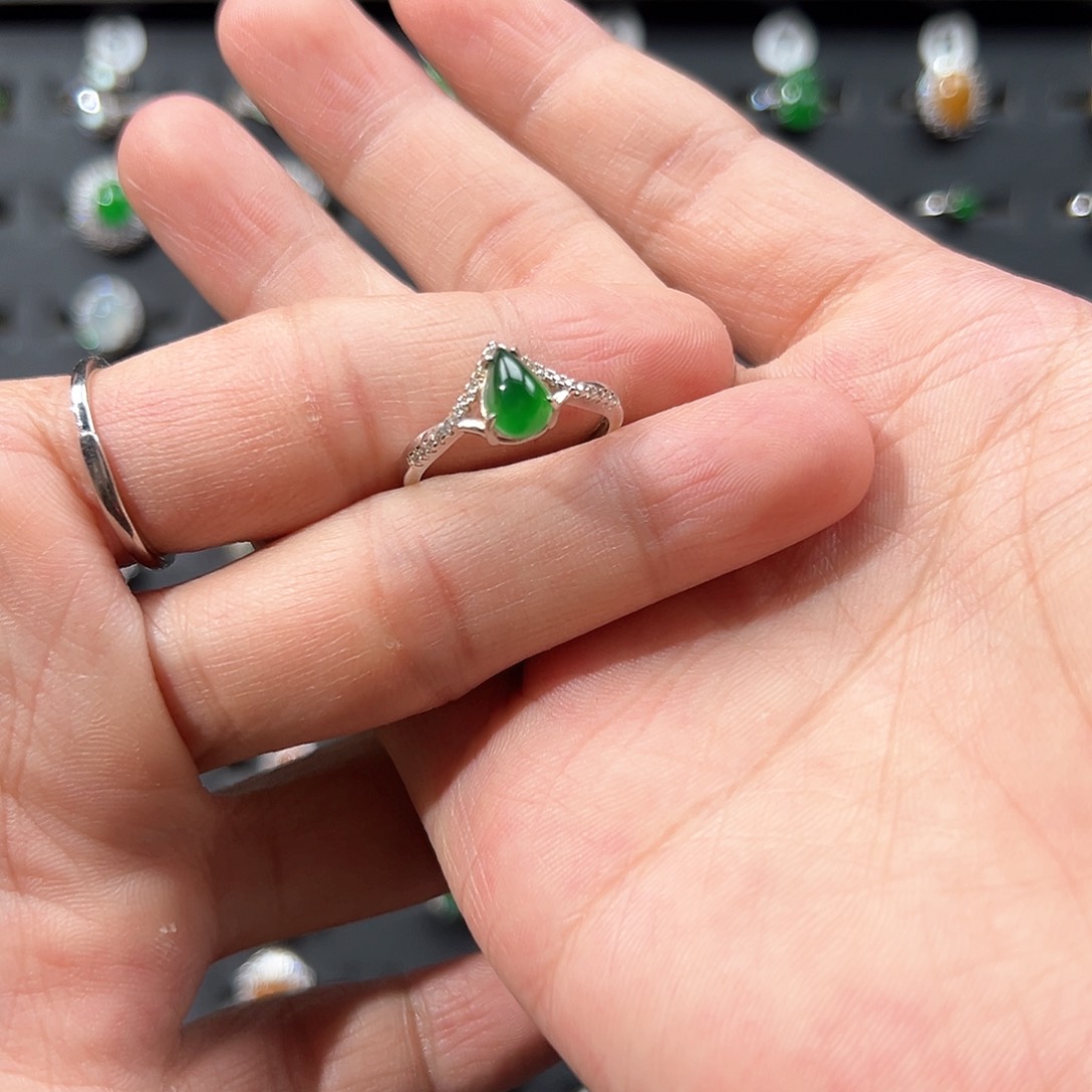 翡翠戒指银S925镶嵌古*屋8888