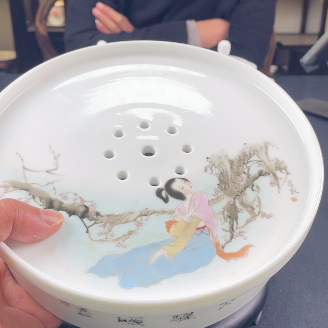 瓷片本*在轻工业陶瓷研究所