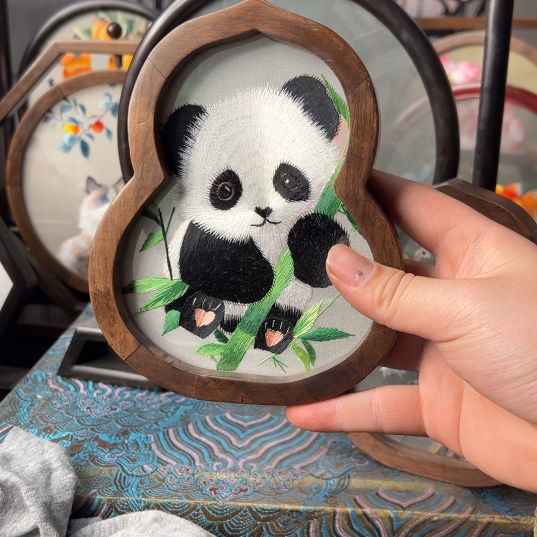 幸***林刺绣纯手工刺绣双面绣实木摆件