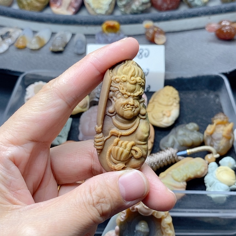 【闪购商品】定制石英质玉吊坠未镶嵌