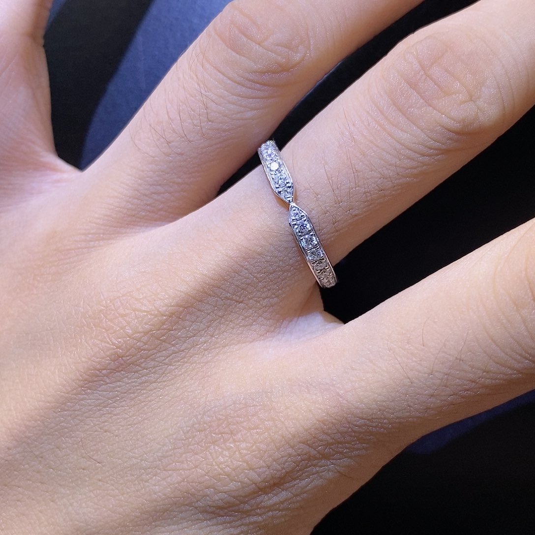 戒指/指环铂Pt950镶嵌钻石v戒