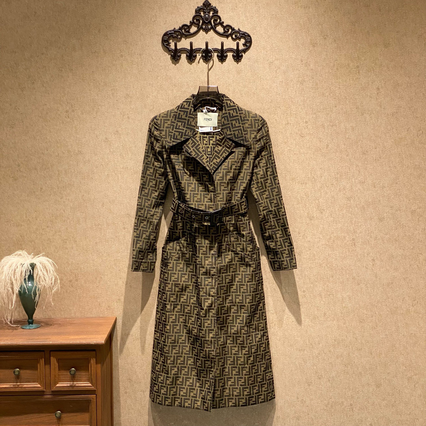 未使用 FENDI/芬迪 Fendi棕色老花满印系腰带大衣/36码/JM37604