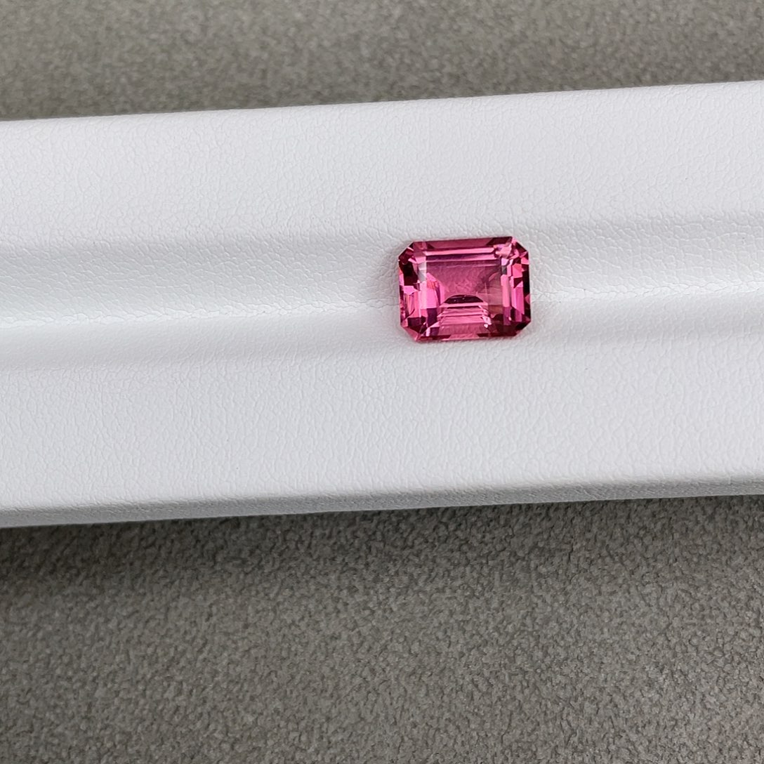 碧玺珠宝半成品未镶嵌西****?3.3ct