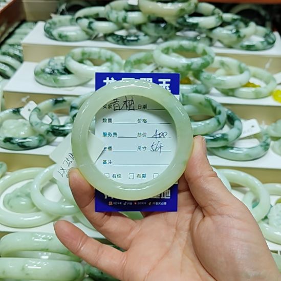 昔***柚透闪石-蛇纹石玉未镶嵌手镯