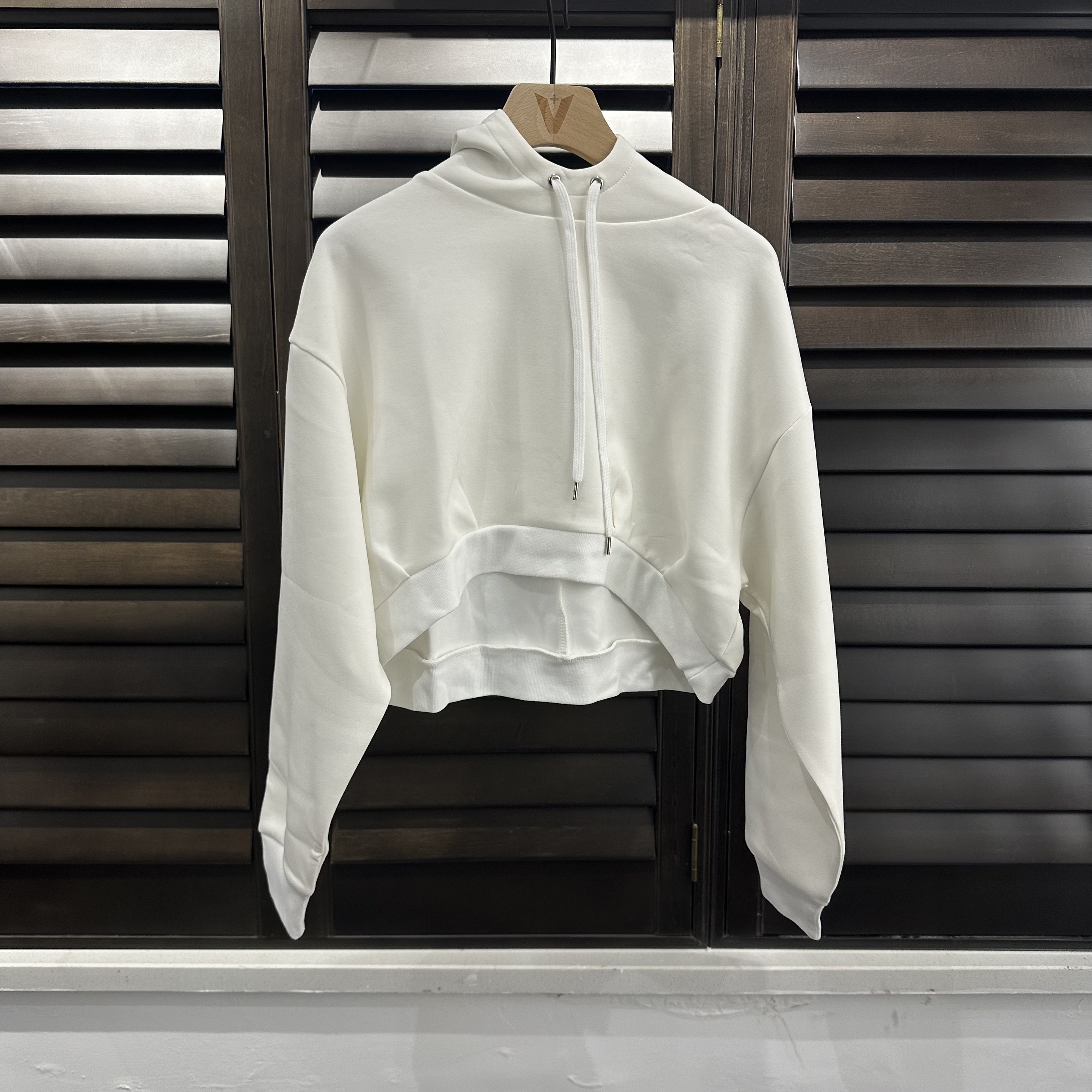 长袖运动白色短款女士连帽卫衣-LIN2020-CW4030