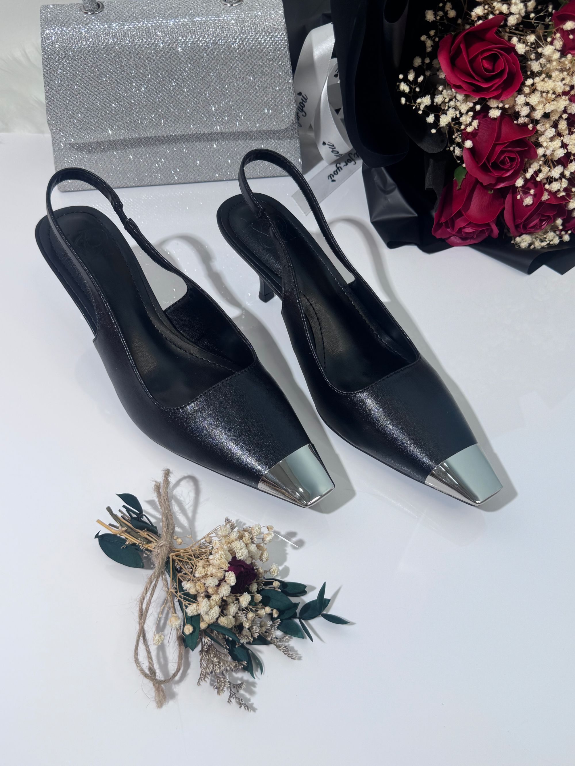 高跟鞋女2025年春夏新款朴彩英同款金属方头细跟黑色凉鞋御姐单鞋