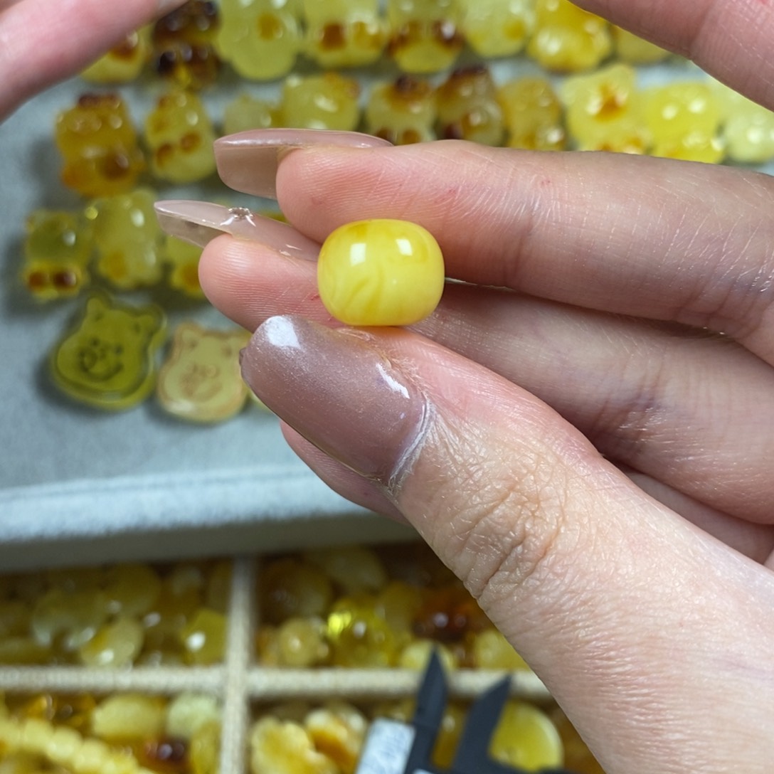 未镶嵌琥珀裸石新**冬老型珠