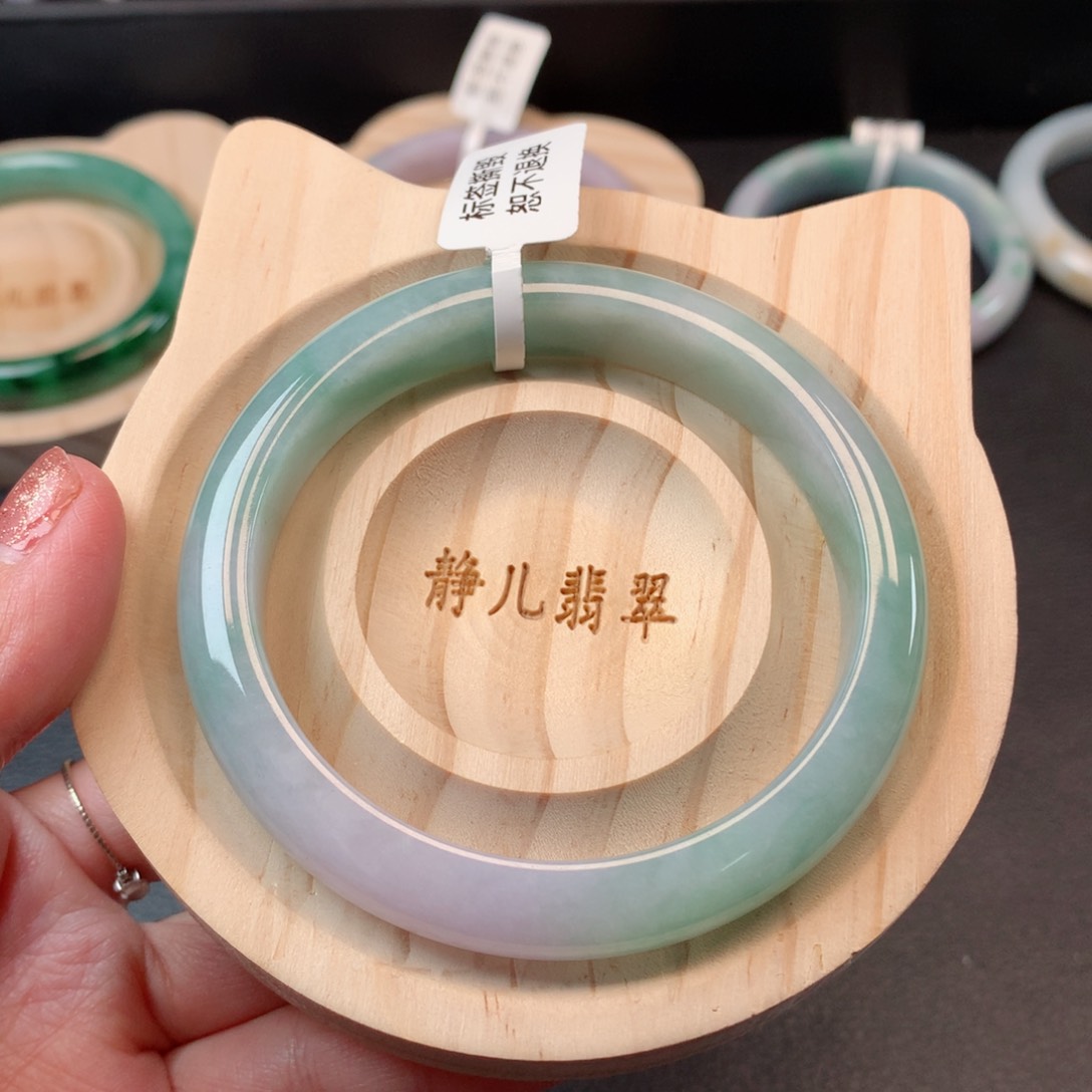 翡翠手镯未镶嵌57.8圈口