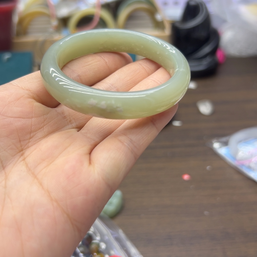 和田玉未镶嵌手镯52.2圈围865