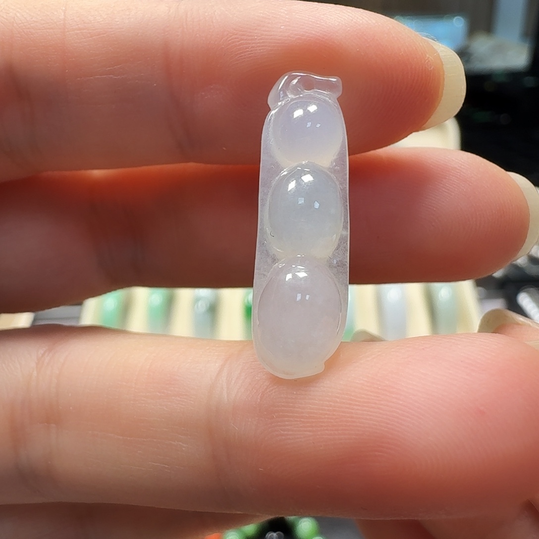 翡翠未镶嵌颈饰翡翠豆子