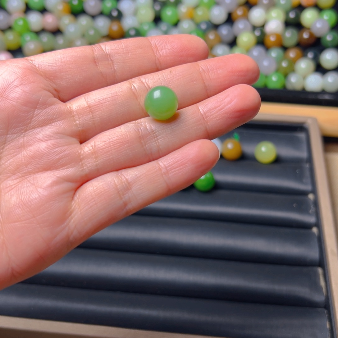 和田玉未镶嵌车挂