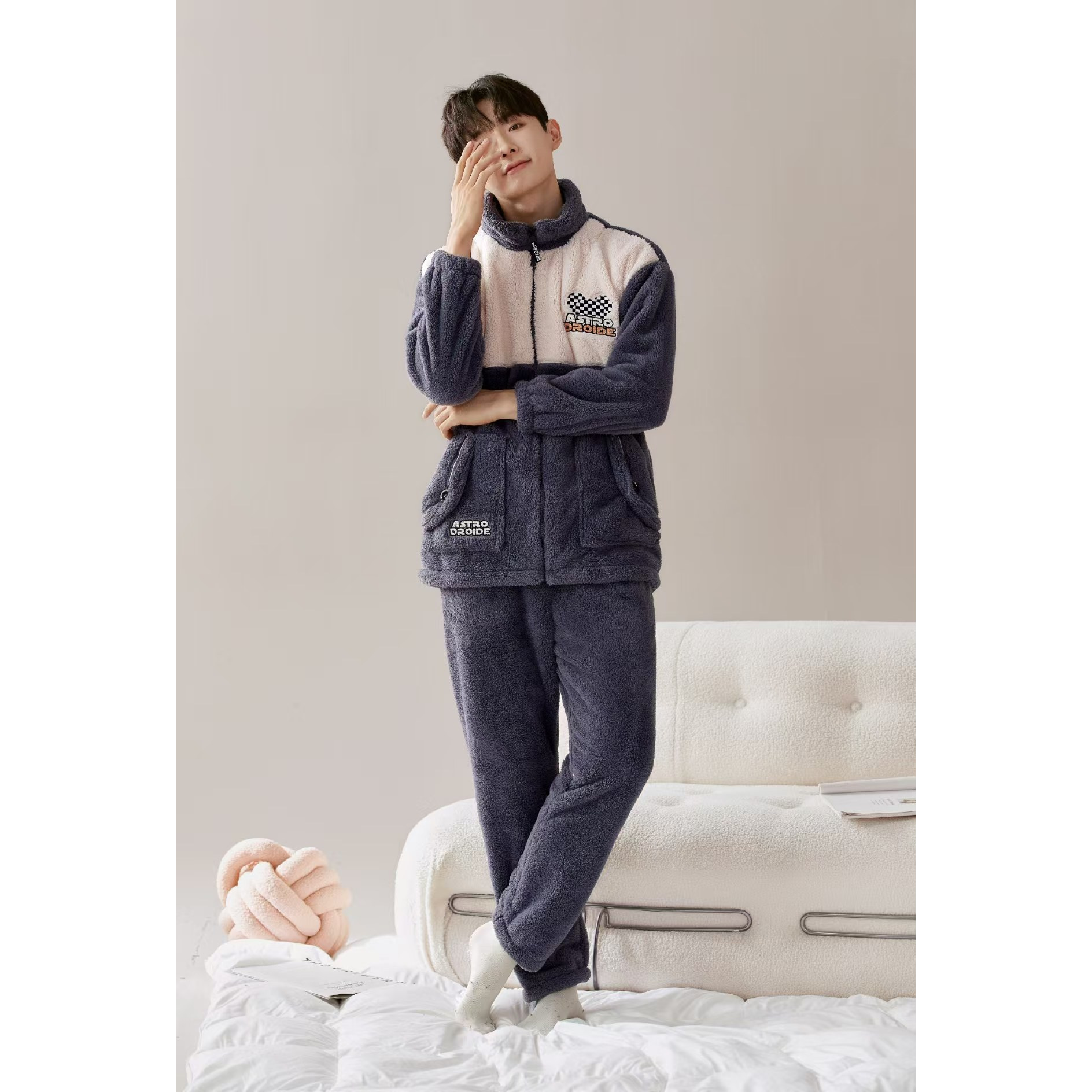 188-冬款男士蓝拼白格子爱心拉链款长袖长裤套装