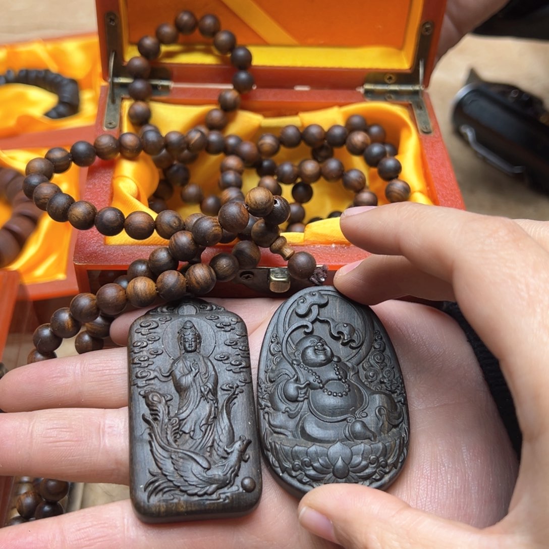 大叶紫檀（黑酸枝木类）