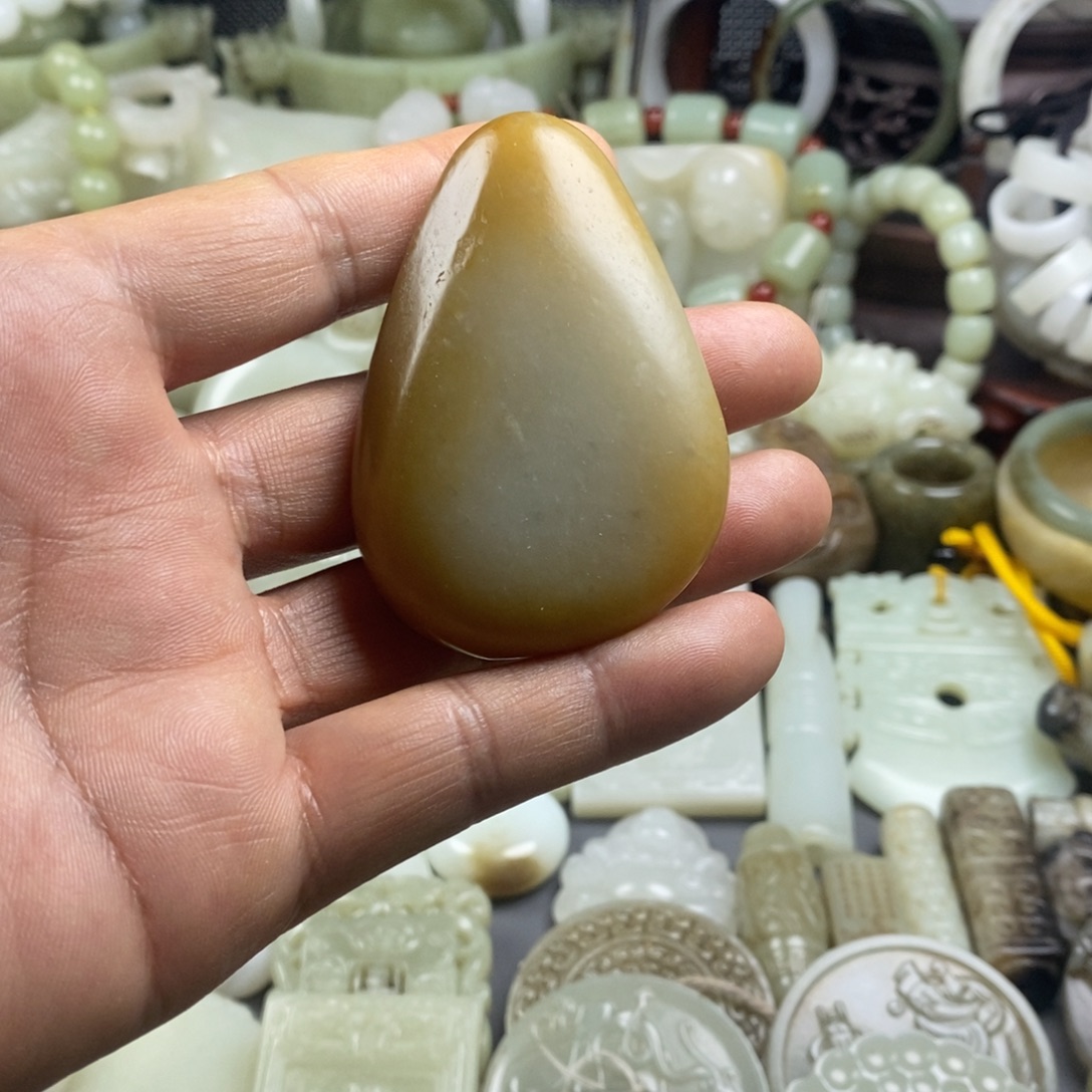 和田玉（糖玉）未镶嵌颈饰