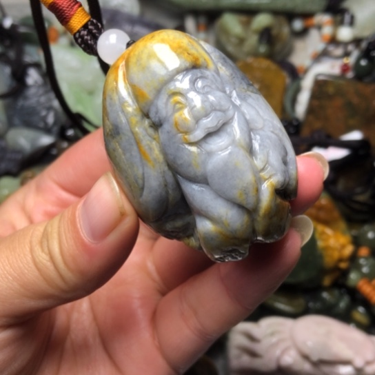 和田玉未镶嵌把件