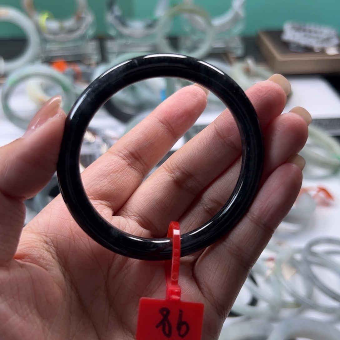 翡翠未镶嵌手镯圈口55