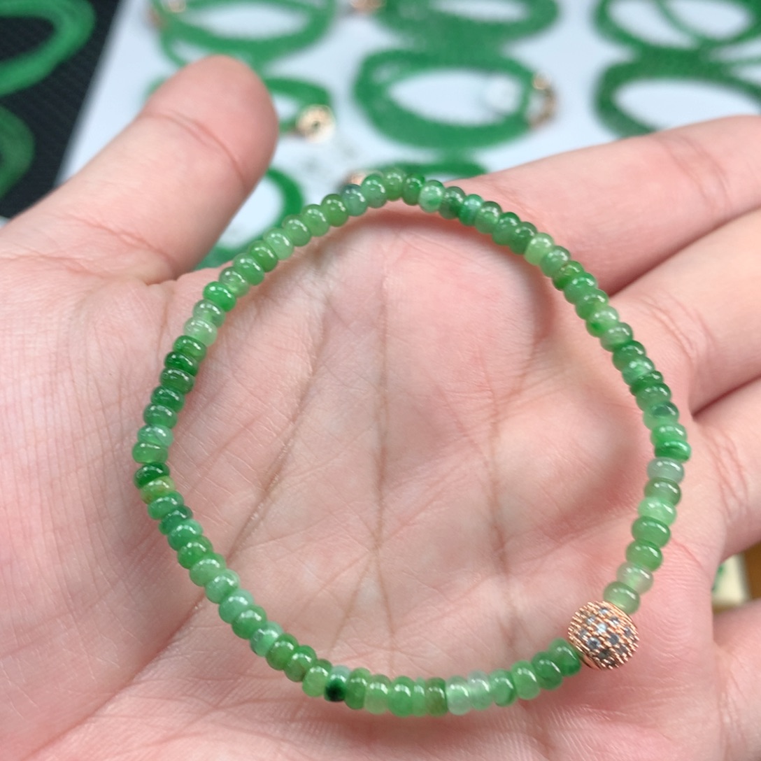 翡翠手链未镶嵌翡翠