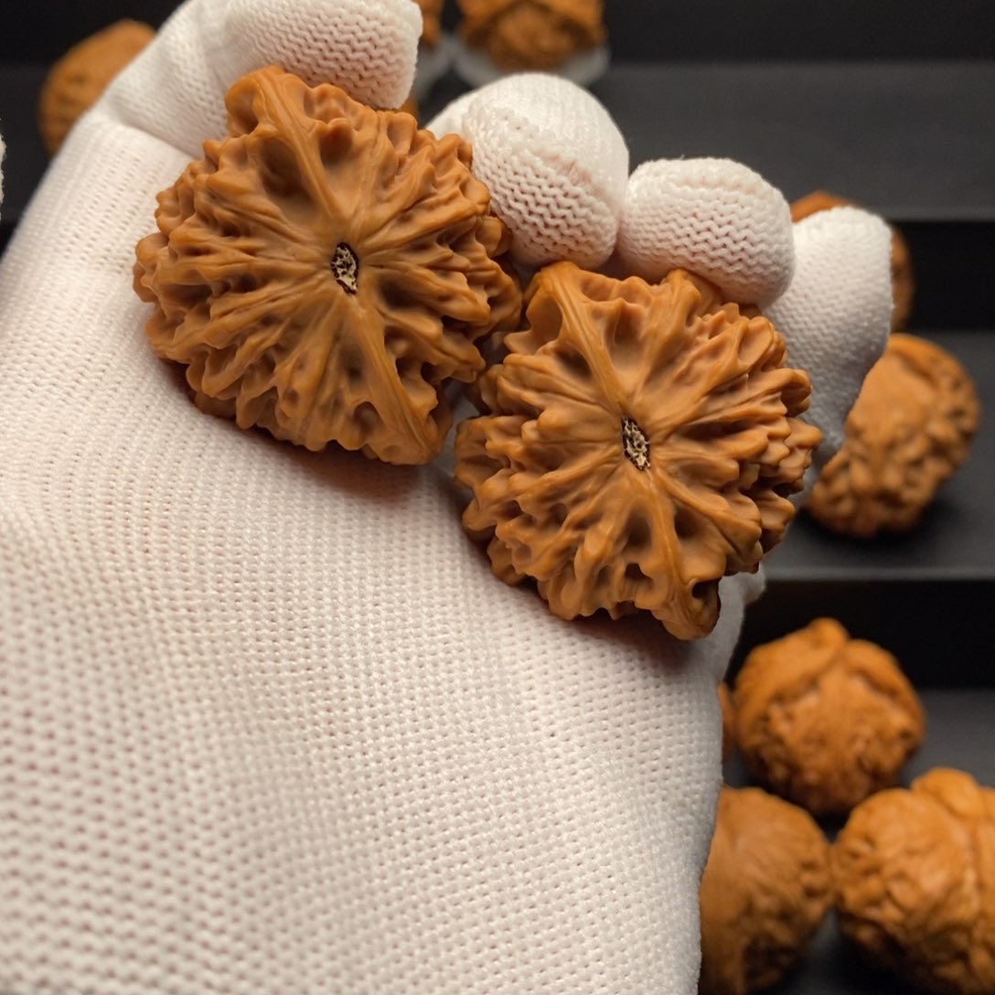 快****文玩核桃把件40.5尺精对秦闷