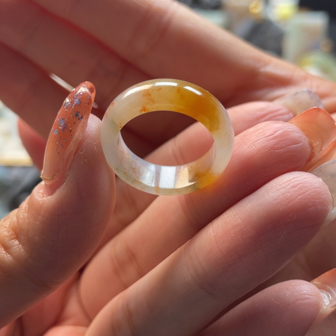 莫***动定制翡翠未镶嵌戒指