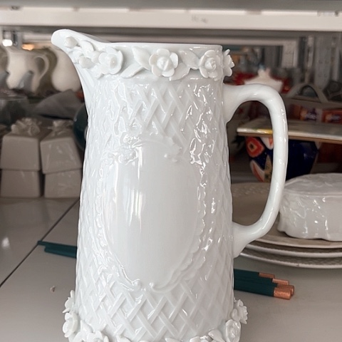 白瓷高白色花瓶捏花