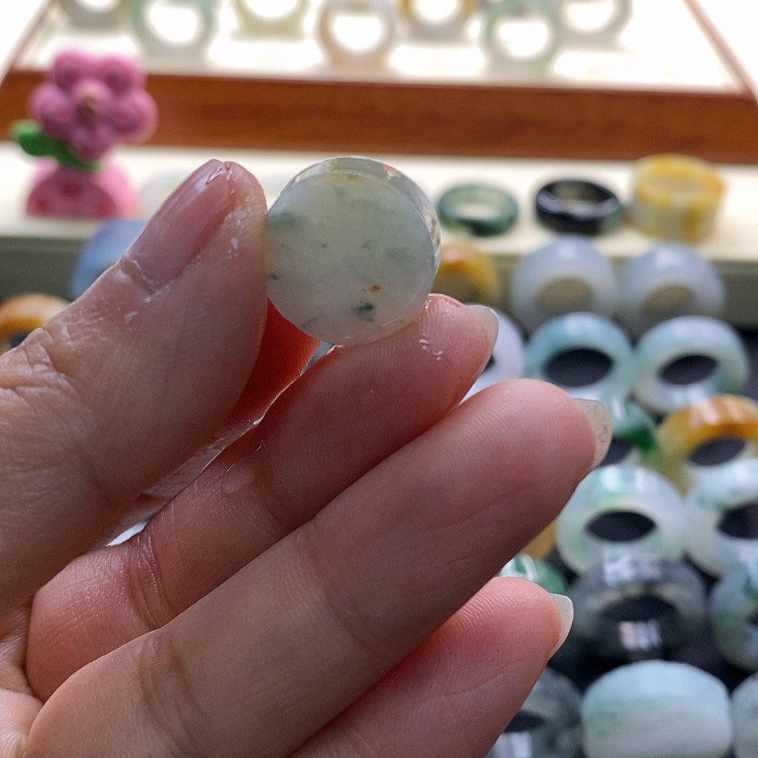 定制翡翠未镶嵌翡翠