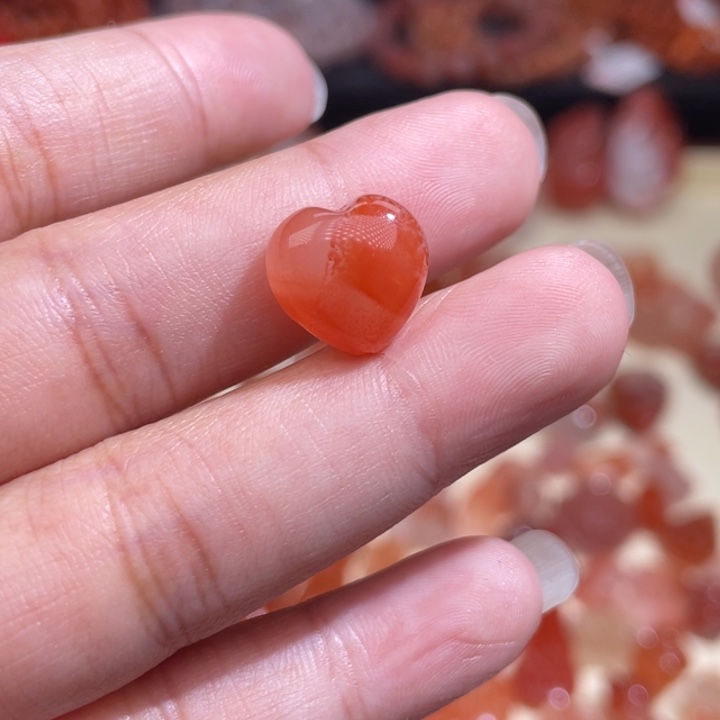 南红玛瑙爱心上下通孔未镶嵌1135