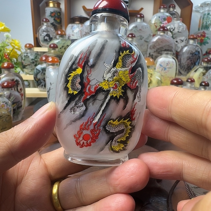 鼻烟壶内画龙包邮龙