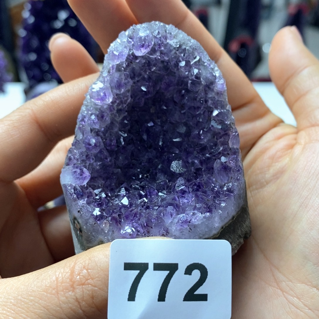 紫晶未镶嵌大型摆件（非配饰）