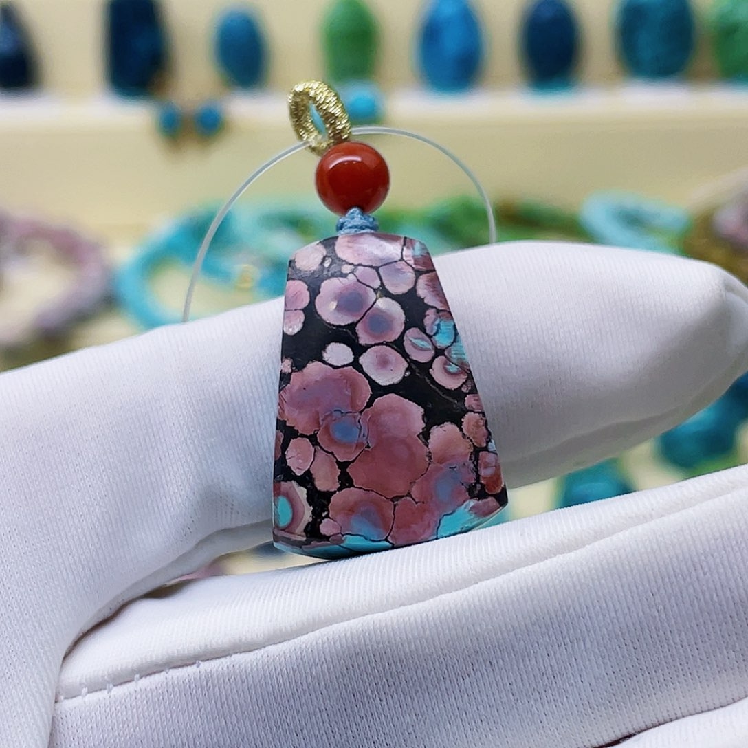 绿松石颈饰未镶嵌