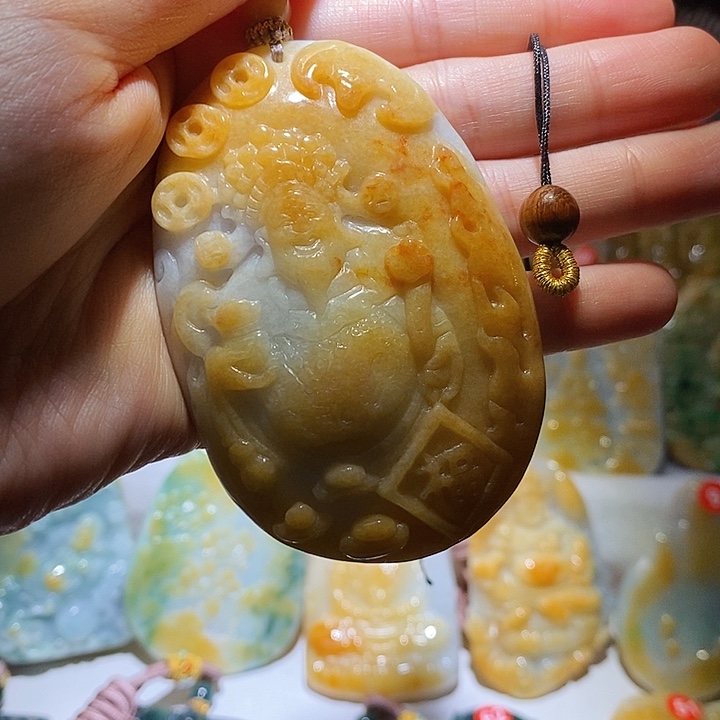 翡翠把件未镶嵌多样化