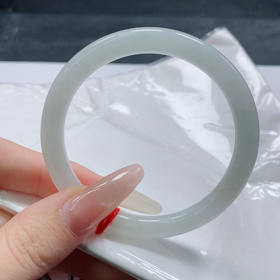 【闪购商品】未镶嵌手镯（圆镯）翡翠496号