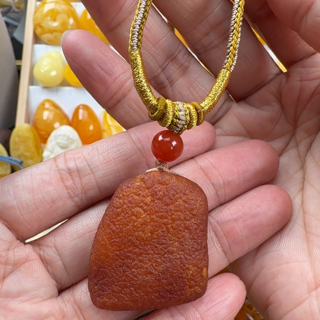 蜜蜡未镶嵌颈饰蜜蜡