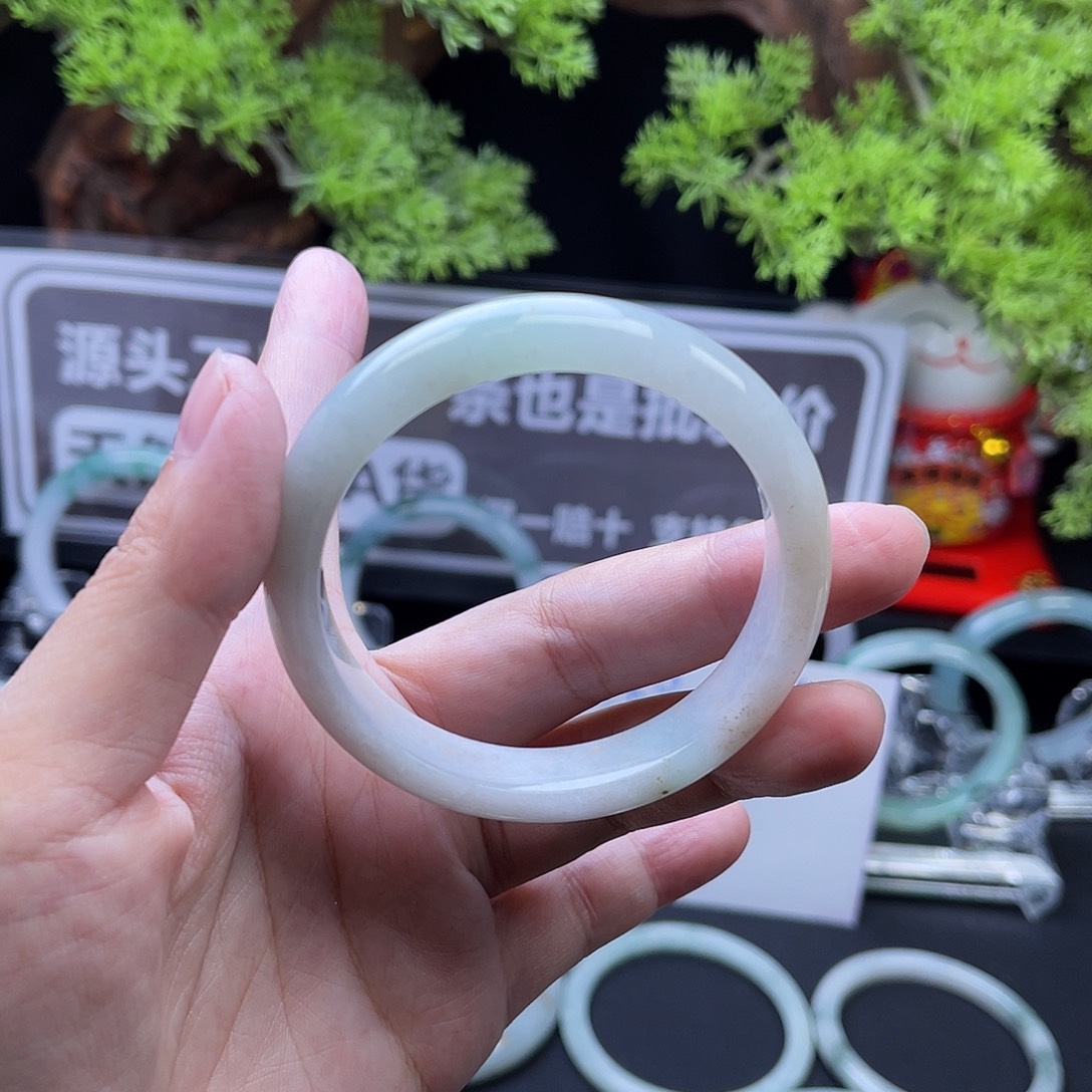 翡翠未镶嵌手镯翡翠